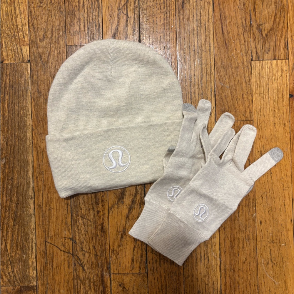 Lululemon Cream/Beige Beanie and Gloves Set